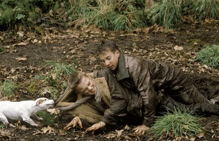 Tobias befriends Jonah Blechman’s Arthur Gayle, a fellow outcast teen.