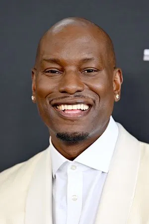 Tyrese Gibson as Sergeant Robert Epps
Rapper and actor Tyrese Gibson has the unenviable job of grounding the Transformers movie in reality. He plays Sergeant Epps, a soldier whose squad is pursued by a murderous robot scorpion across Qatar.